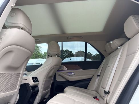 Used 2022 Mercedes-Benz GLE 350 4MATIC w/ Premium Package image 21