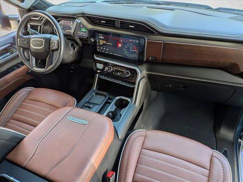 Used 2024 GMC Sierra 3500 Denali Ultimate image 19