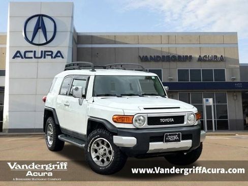 Used 2012 Toyota FJ Cruiser 4WD w/ Upgrade Pkg image 1