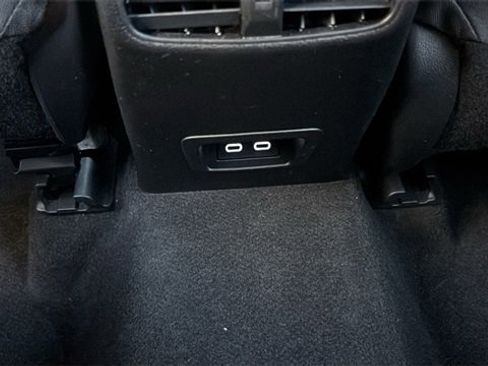 Used 2024 Toyota Corolla Cross LE image 11