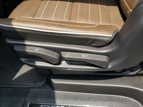Used 2025 GMC Yukon XL Denali Ultimate AWD/4WD image 15