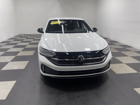 Used 2024 Volkswagen Jetta Sport image 7