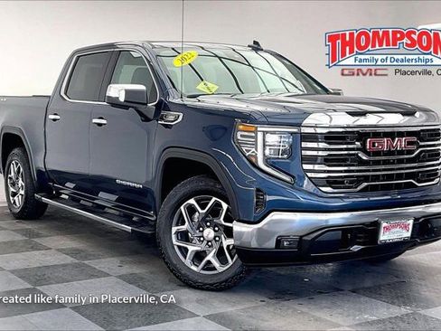 Used 2022 GMC Sierra 1500 SLT w/ SLT Premium Package image 1