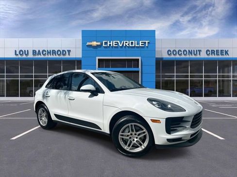 Used 2020 Porsche Macan AWD/4WD image 2