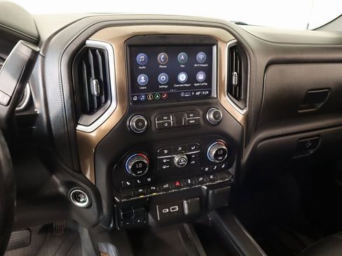 Used 2022 Chevrolet Silverado 1500 High Country w/ Technology Package image 5