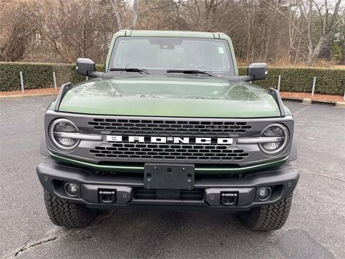 Used 2025 Ford Bronco Badlands image 2