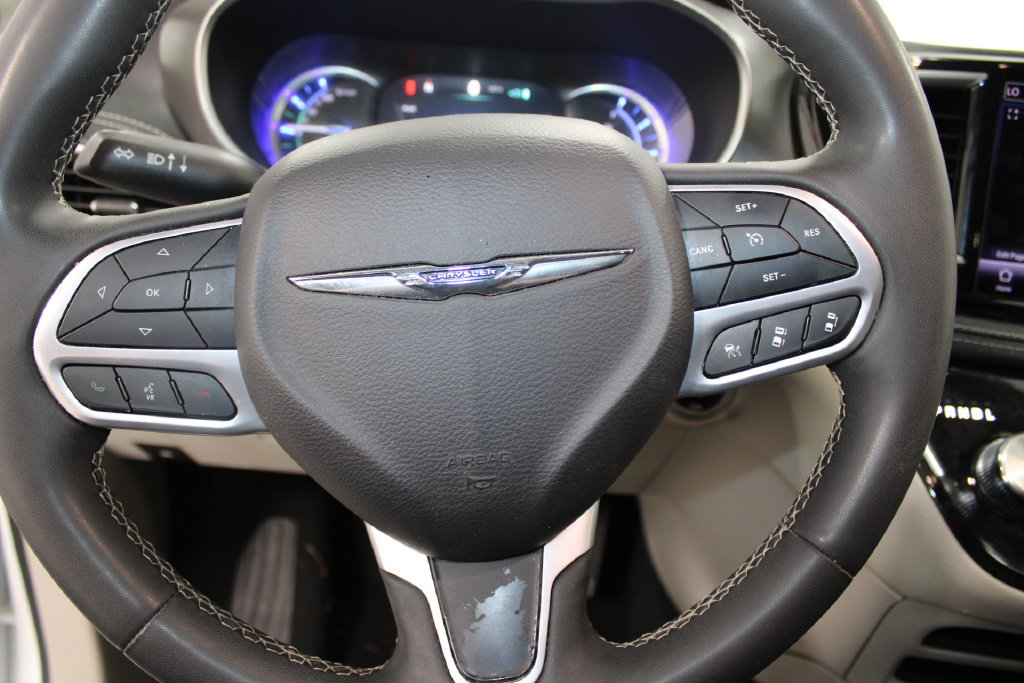 Used 2024 Nissan Versa SR FWD image 68