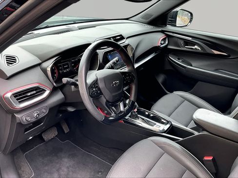 Used 2023 Chevrolet TrailBlazer RS w/ Convenience Package FWD image 18