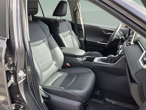 Used 2024 Toyota RAV4 XLE Premium image 30