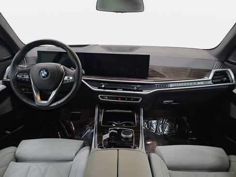 Certified 2025 BMW X5 xDrive40i w/ Premium Package AWD/4WD image 9