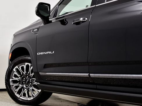 Used 2023 GMC Yukon XL Denali Ultimate AWD/4WD image 20