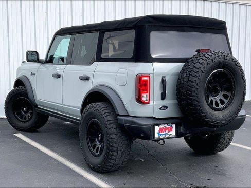 Used 2022 Ford Bronco Black Diamond image 9