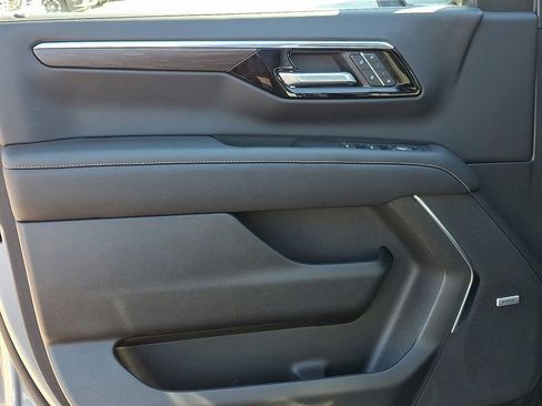 New 2025 Chevrolet Suburban Premier w/ Sun And Tow Package image 10