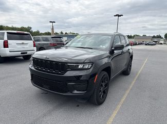 Used 2025 Jeep Grand Cherokee Altitude AWD/4WD video 2