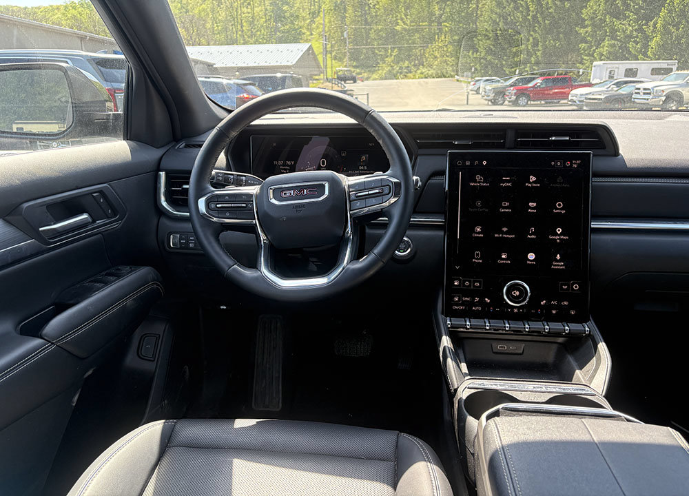 Used 2025 GMC Terrain Elevation w/ Elevation Premium Package AWD/4WD image 6
