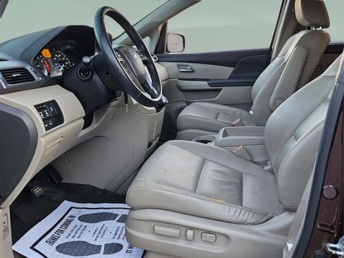 Used 2011 Honda Odyssey Touring image 17
