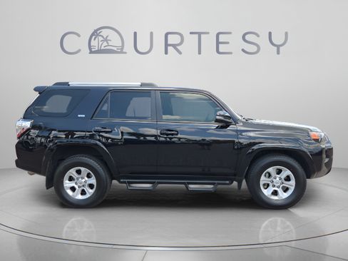 Certified 2022 Toyota 4Runner SR5 Premium w/ Moonroof Package RWD image 6