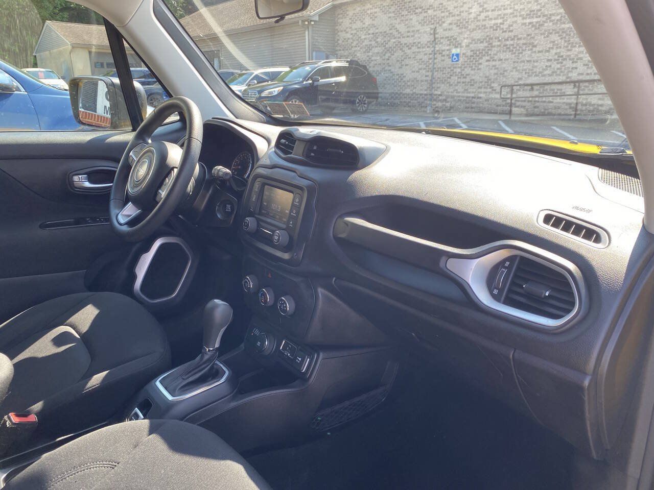 Used 2019 Jeep Renegade Sport w/ Sport Appearance Group AWD/4WD image 17