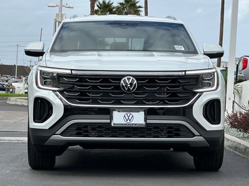 New 2026 Volkswagen Atlas Cross Sport SE AWD/4WD image 3