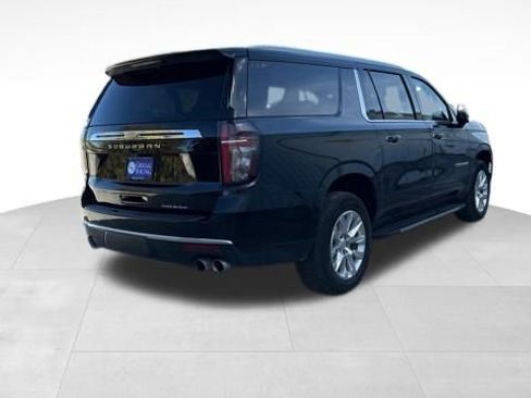 Used 2024 Chevrolet Suburban Premier image 8