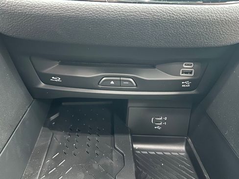 New 2026 Chrysler Pacifica Pinnacle image 28