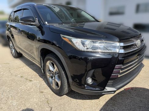 Used 2019 Toyota Highlander Limited Platinum AWD/4WD image 2
