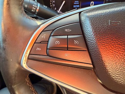 Used 2017 Cadillac XT5 Luxury AWD/4WD image 22