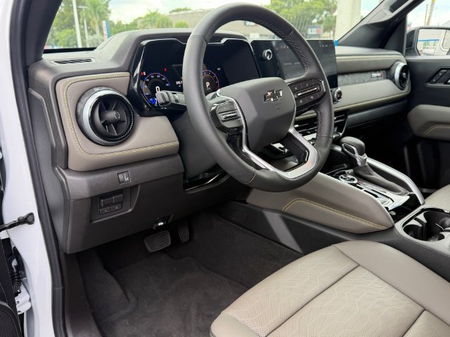 Used 2026 Chevrolet Colorado ZR2 w/ Technology Package AWD/4WD image 11