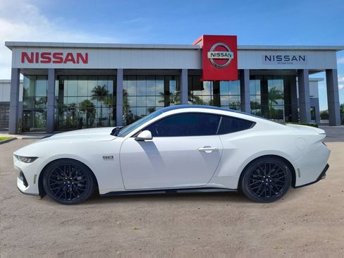 Used 2024 Ford Mustang GT RWD image 7