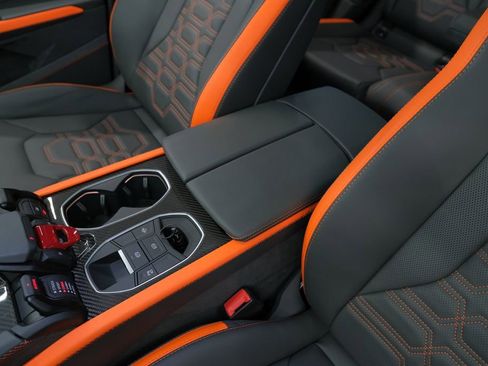 Used 2025 Lamborghini Urus SE AWD/4WD image 14