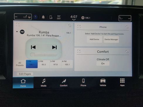 Used 2023 Chrysler Pacifica Touring-L image 21