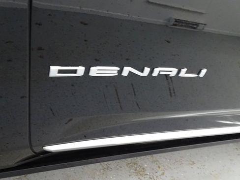 Used 2021 GMC Yukon Denali w/ Denali Ultimate Package AWD/4WD image 28