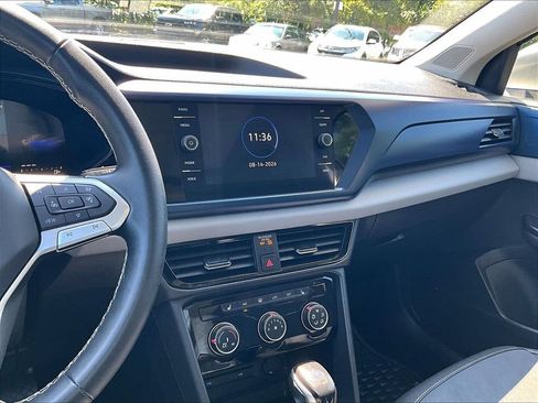 Used 2023 Volkswagen Taos SE w/ Panoramic Sunroof Package AWD/4WD image 17