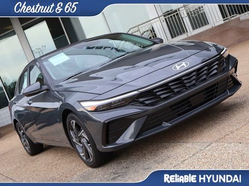 Certified 2024 Hyundai Elantra SEL w/ Convenience Package FWD image 7