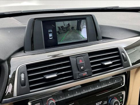 Used 2018 BMW 320i Sedan image 28