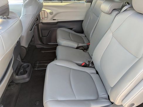 Used 2024 Toyota Sienna XLE image 30