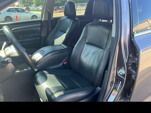 Used 2018 Toyota Highlander Limited AWD/4WD image 9