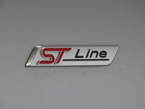 Used 2024 Ford Escape ST-Line w/ Tech Pack #1 FWD image 6