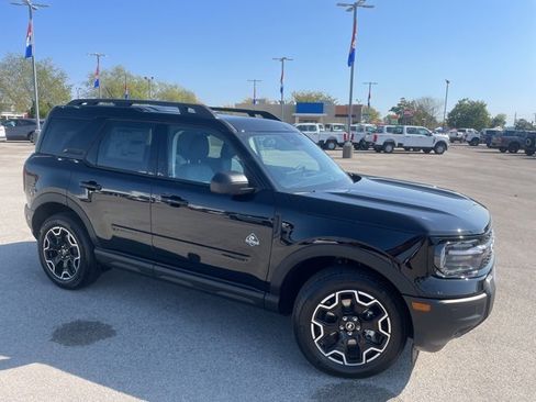 New 2025 Ford Bronco Sport Outer Banks image 2