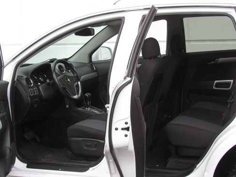 Used 2012 Chevrolet Captiva Sport LT FWD image 13