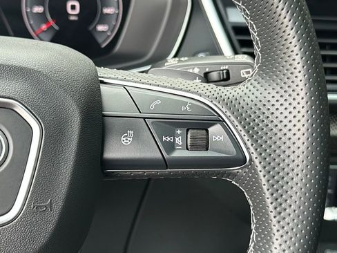 Used 2024 Audi SQ5 Prestige image 37