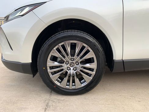 Used 2022 Toyota Venza Limited w/ Advanced Technology Package image 35