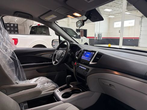 Used 2017 Honda Pilot EX image 9