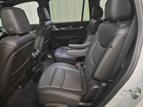 Certified 2025 Cadillac XT6 Premium Luxury image 22
