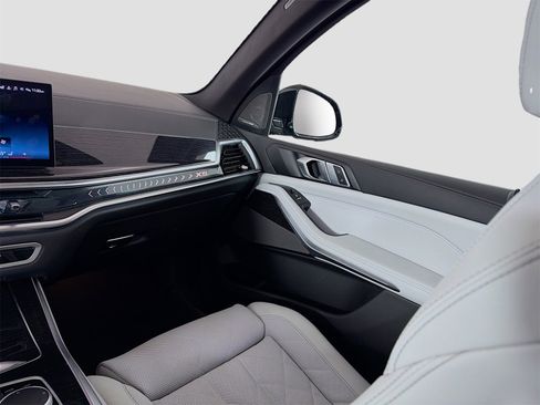 Used 2026 BMW X5 xDrive40i w/ M Sport Package image 27