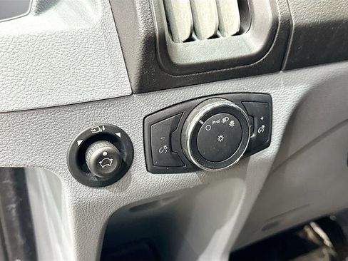 Used 2018 Ford Transit 150 XLT image 17
