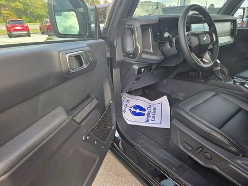 New 2025 Ford Bronco Badlands w/ Sasquatch Package AWD/4WD image 6