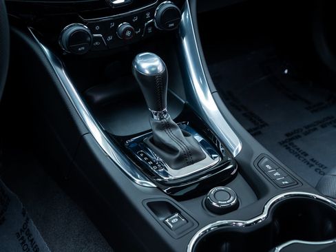 Used 2015 Chevrolet SS RWD image 14