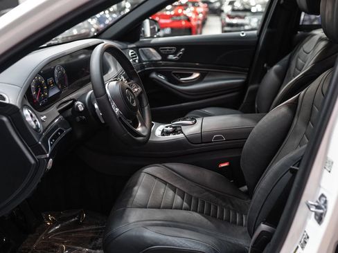 Used 2019 Mercedes-Benz S 560 Sedan image 26