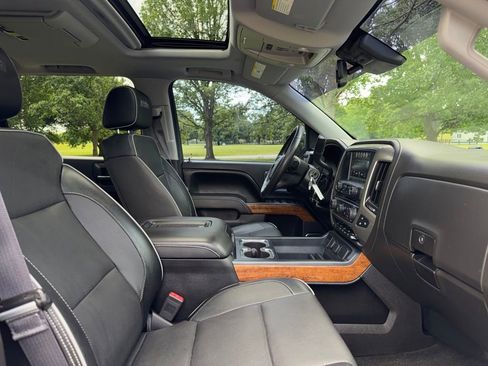 Used 2017 Chevrolet Silverado 1500 High Country AWD/4WD image 32